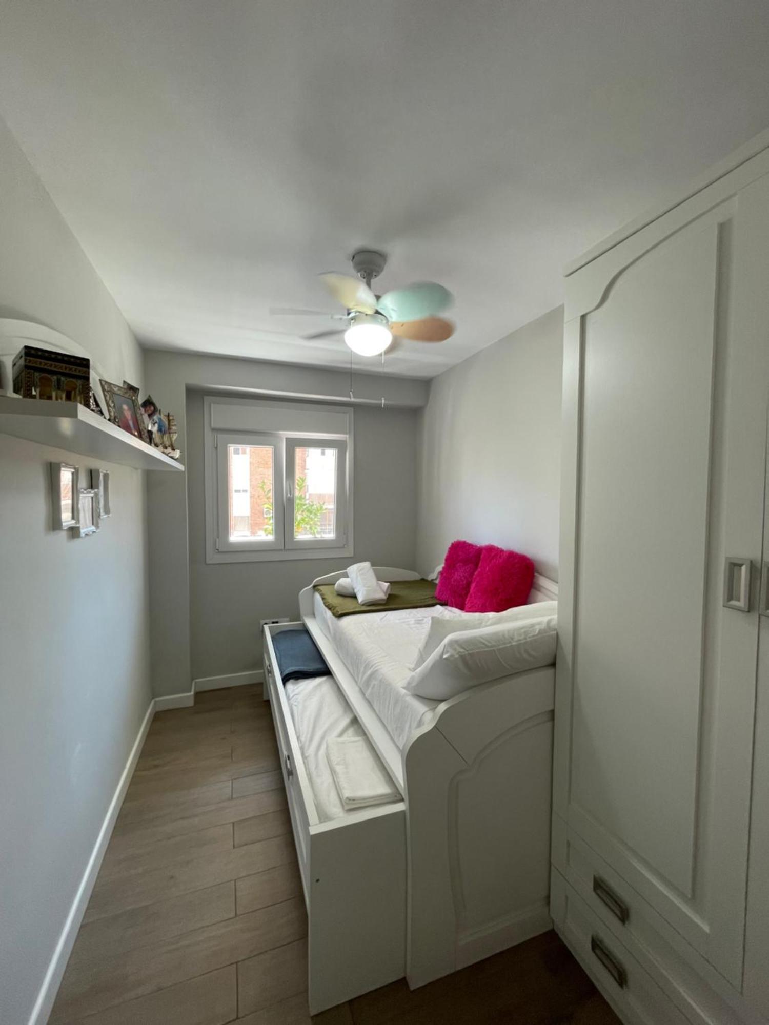 Cozy Room In Stylish Flat Just Steps From The Beach Cadiz Oda fotoğraf