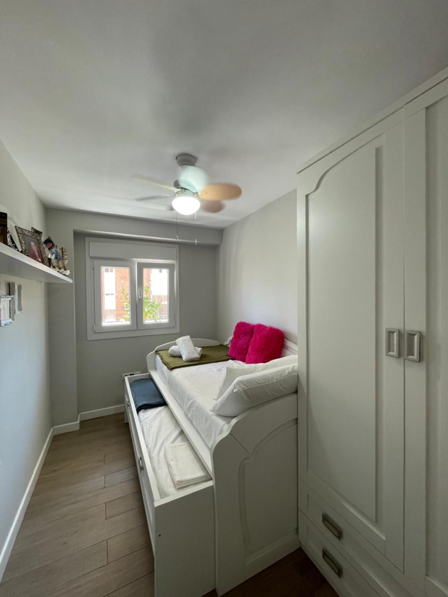 Cozy Room In Stylish Flat Just Steps From The Beach Cadiz Oda fotoğraf